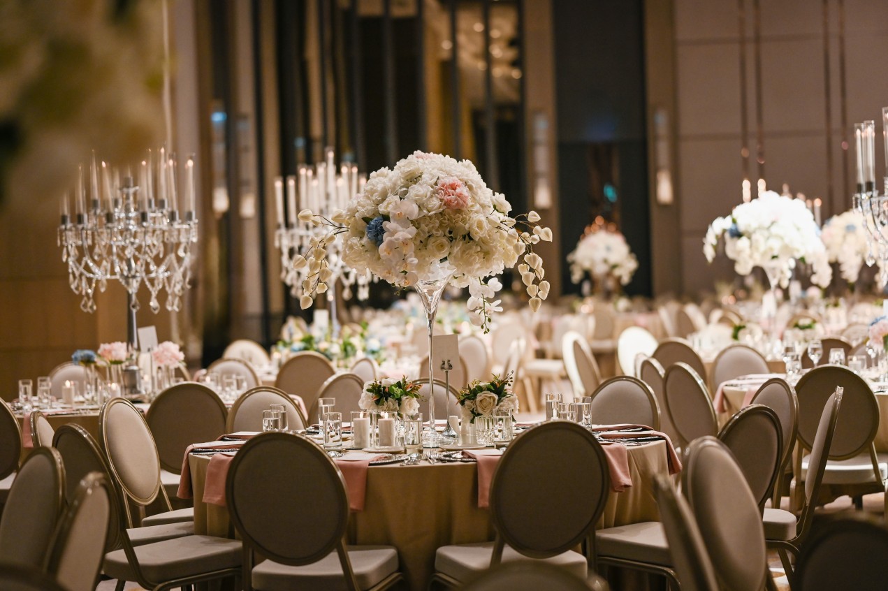 Ege & Marmara Salonlarımızla Hizmetinizdeyiz